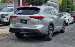 TOYOTA HIGHLANDER XLE 2020