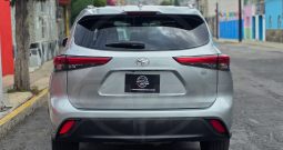 TOYOTA HIGHLANDER XLE 2020