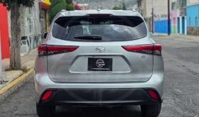 TOYOTA HIGHLANDER XLE 2020