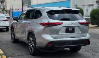 
									TOYOTA HIGHLANDER XLE 2020 full								