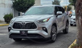 TOYOTA HIGHLANDER XLE 2020
