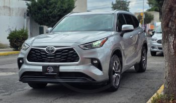 
									TOYOTA HIGHLANDER XLE 2020 full								