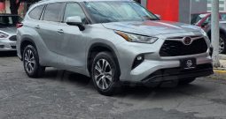 TOYOTA HIGHLANDER XLE 2020