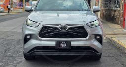 TOYOTA HIGHLANDER XLE 2020