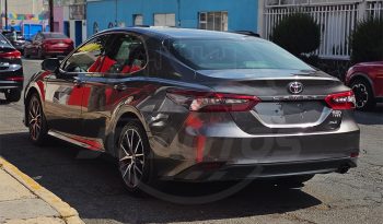 
									TOYOTA CAMRY XLE 2021 full								