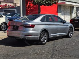 VOLKS WAGEN JETTA R-LINE 2021