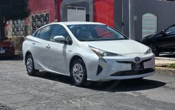 TOYOTA PRIUS 2017
