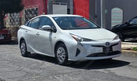 TOYOTA PRIUS 2017