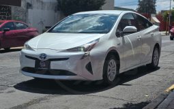 TOYOTA PRIUS 2017