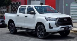 TOYOTA HILUX 2024