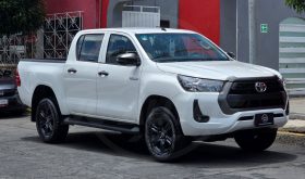 TOYOTA HILUX 2024