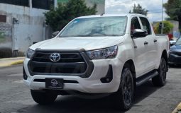 TOYOTA HILUX 2024