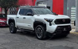 TOYOTA TACOMA TRD SPORT 2024