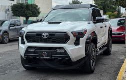 TOYOTA TACOMA TRD SPORT 2024