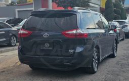 TOYOTA SIENNA 2019