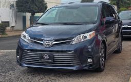 TOYOTA SIENNA 2019