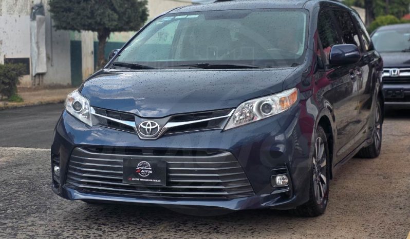 TOYOTA SIENNA 2019