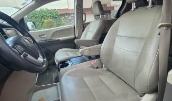 
									TOYOTA SIENNA 2019 full								