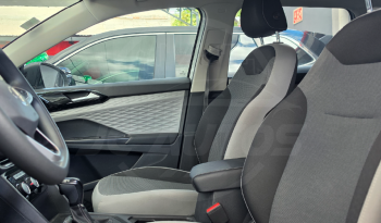 
									VOLKSWAGEN TAOS TRENDLINE 2023 full								